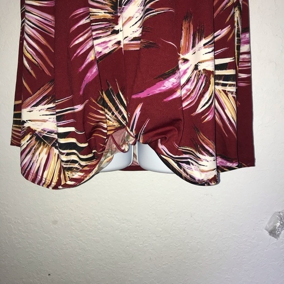 Coco’s Clozet Stretch Twisted Front VNeck Top L - Picture 5 of 7